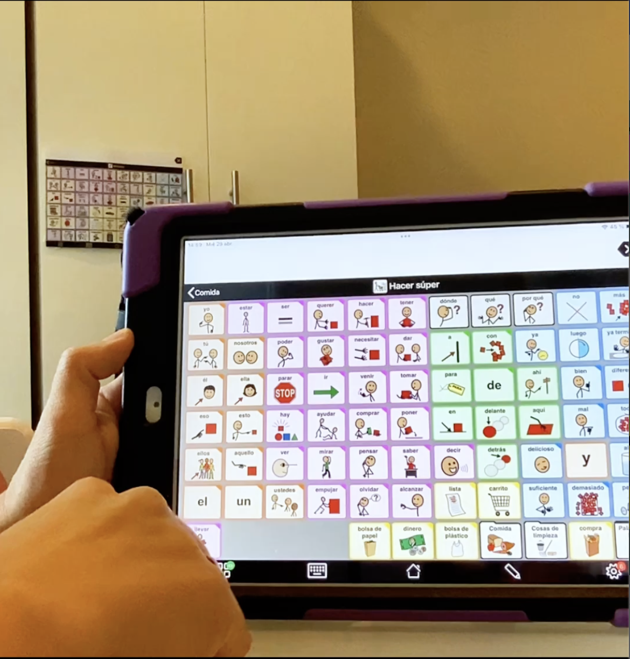Comunicador con pictogramas en una tablet